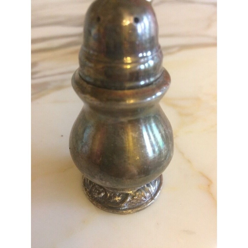 Vintage Silver-Plated Salt & Pepper Shakers Ornate Design By Oneida Ltd - Picture 2 of 4